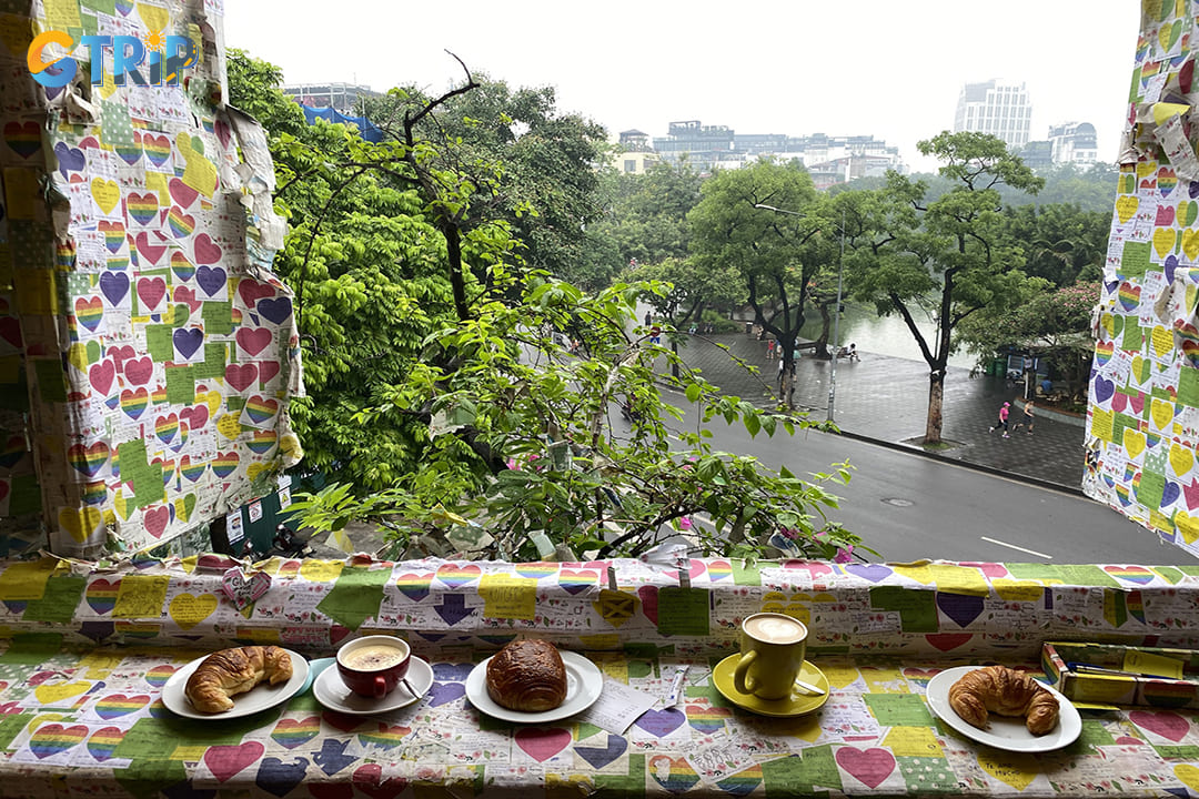 The Note Coffee is one of Hanoi’s most cheerful and Instagrammable coffee shops with a lovely view of Hoan Kiem Lake