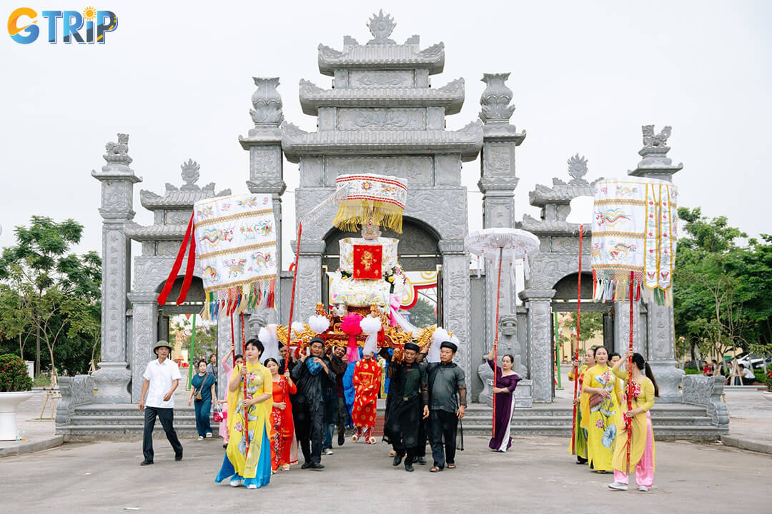 The processions are impressive due to their grandeur and the long lines of participants