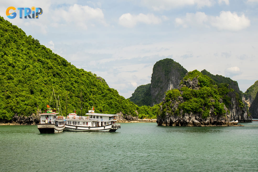 The September monsoon season brings lush greenery, which adds to the natural beauty of the surroundings