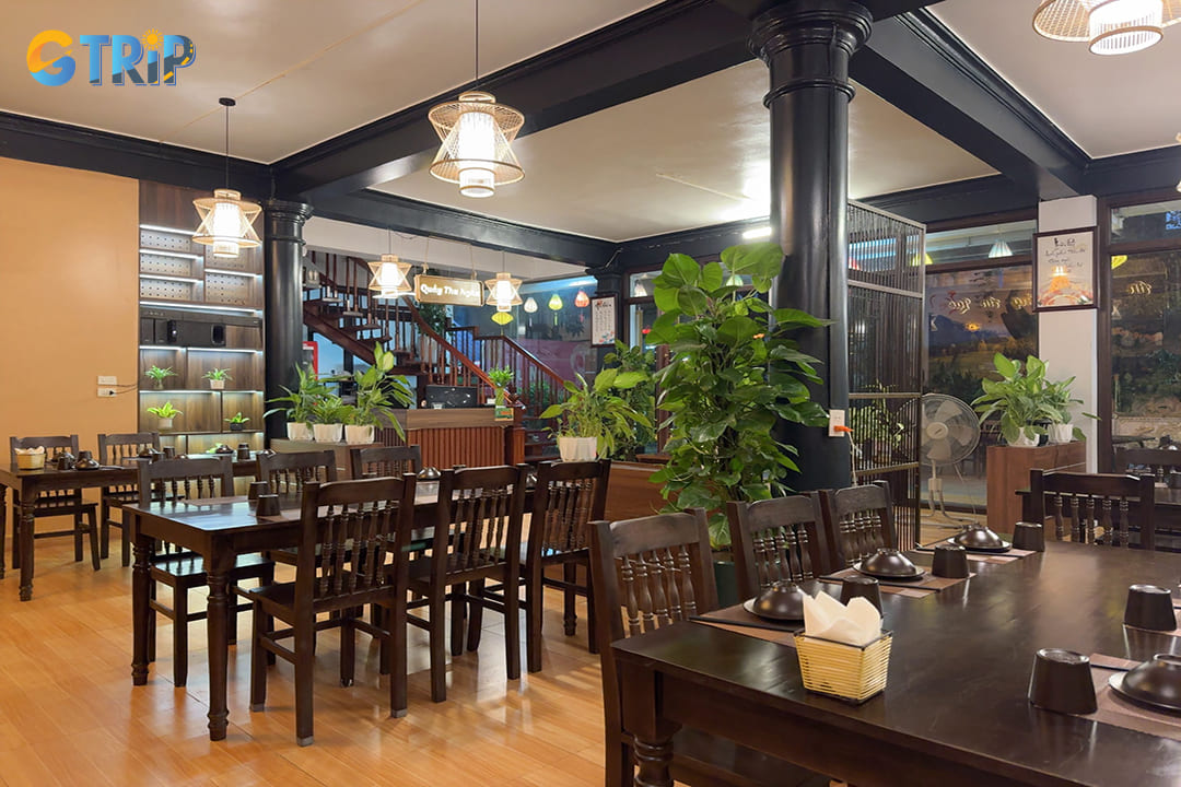 The space inside Khai Tam Vegan Restaurant