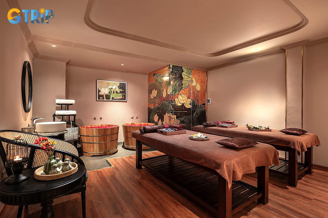 The spa’s treatments utilize natural ingredients, emphasizing Vietnamese traditions to provide a holistic experience