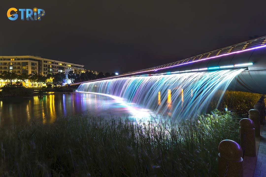 The Starlight Bridge is former District 7’s most iconic landmark, featuring color-changing LED lights and cascading water fountains that create a magical rainbow effect over Crescent Lake