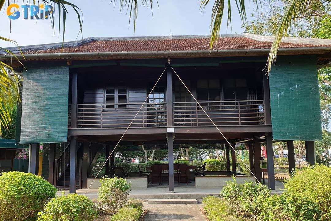 The stilt house replica and tranquil fish pond reflect Ho Chi Minh’s philosophy of simplicity, offering a peaceful space for reflection amid the museum complex