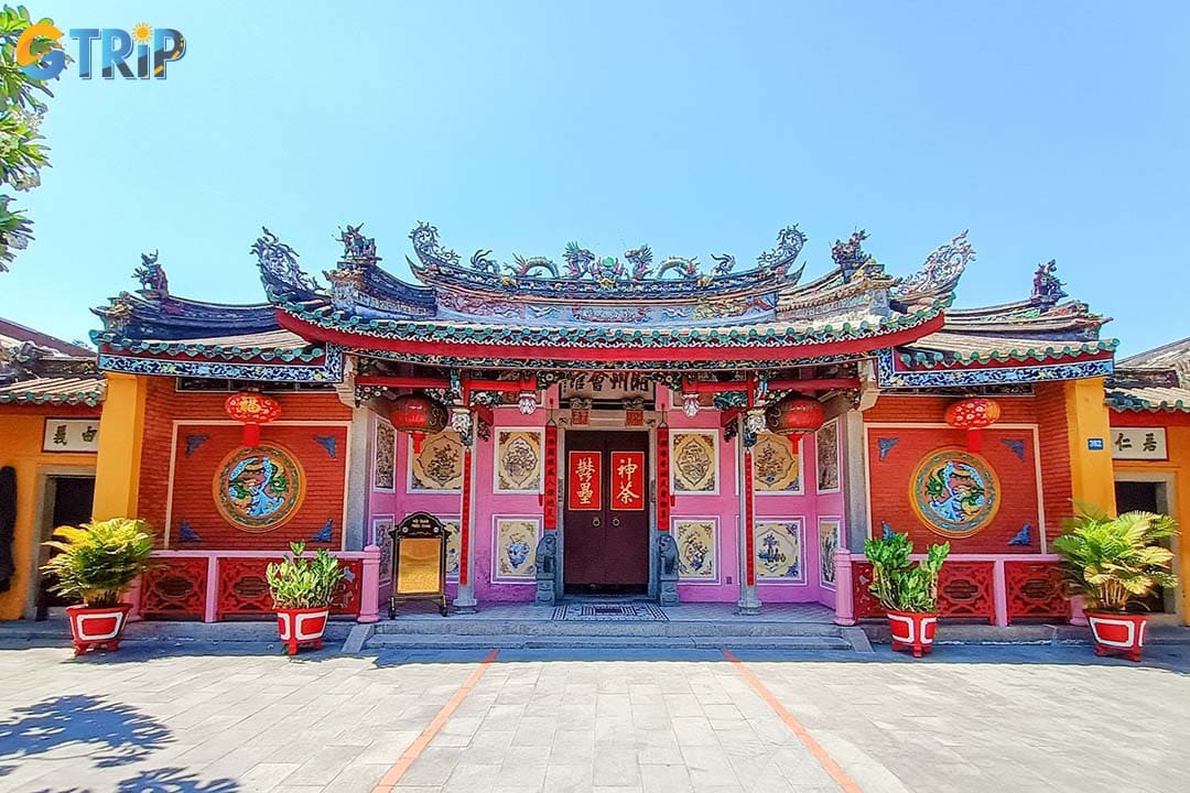 The Teochew Assembly Hall is where visitors come to pray for good luck