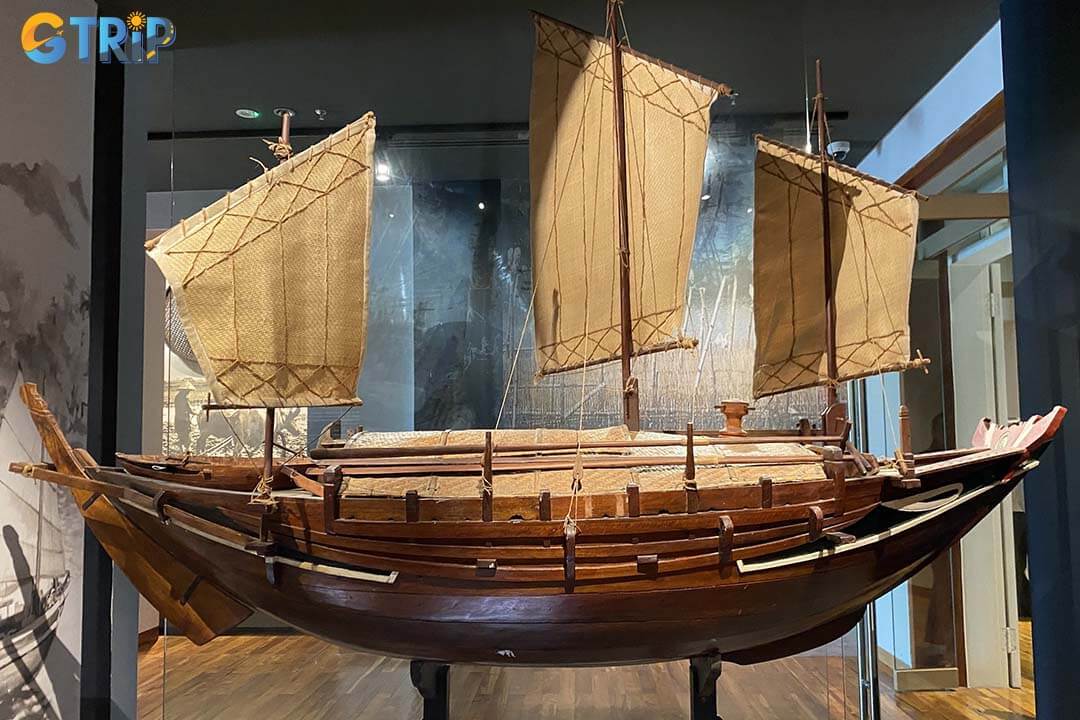 The third floor showcases the vibrant living culture of Da Nang and Quang Nam through ethnic traditions, costumes, crafts, and musical heritage