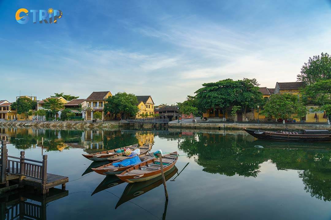 The Thu Bon River, originating from the Ngoc Linh Mountain, flows 205 kilometers through Quang Nam Province