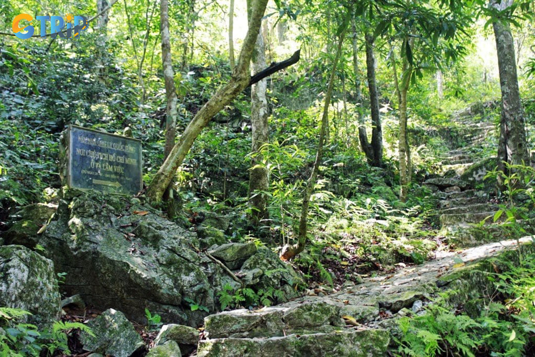 The trek to Khuoi Nam Hut provides an enriching experience