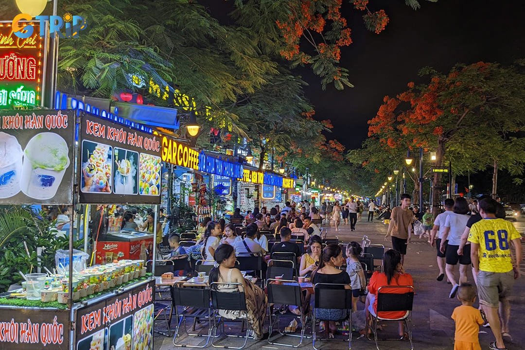 The vibrant night market is where tourists can experience the local culture