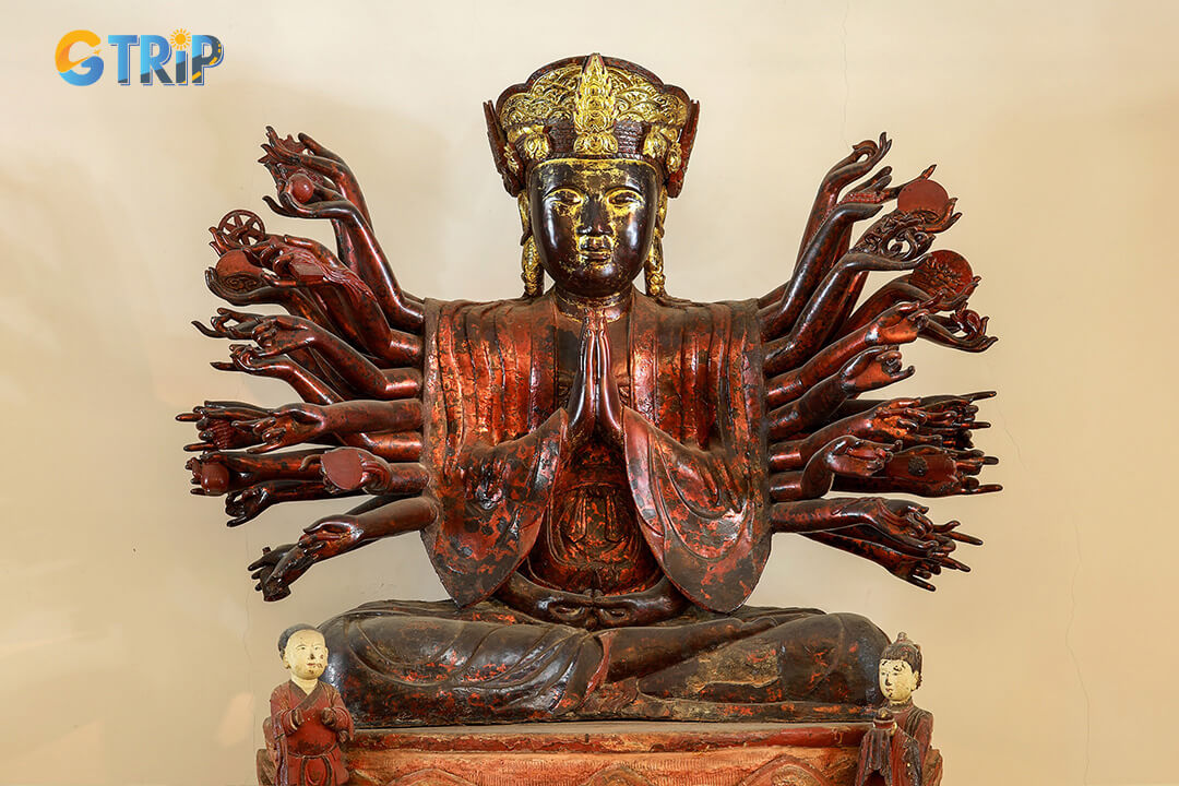 The Vietnam National Fine Arts Museum combines colonial and traditional design, featuring spacious galleries and a rich collection of nearly 20,000 artworks