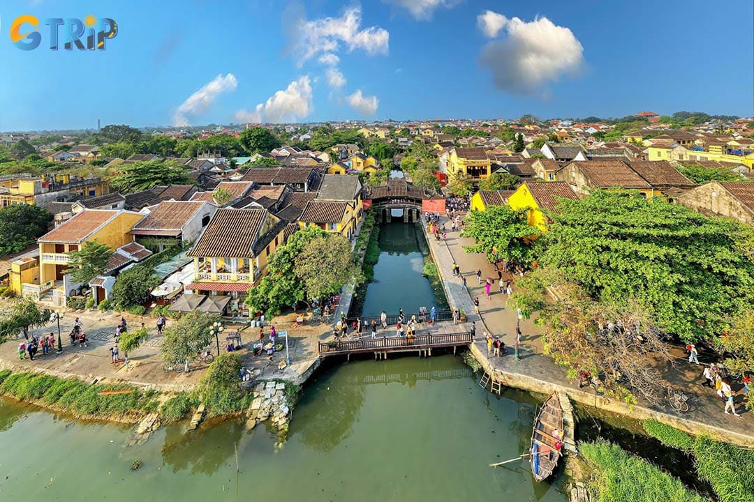 There are many nearby attractions in Hoi An that you can visit after exploring the hall