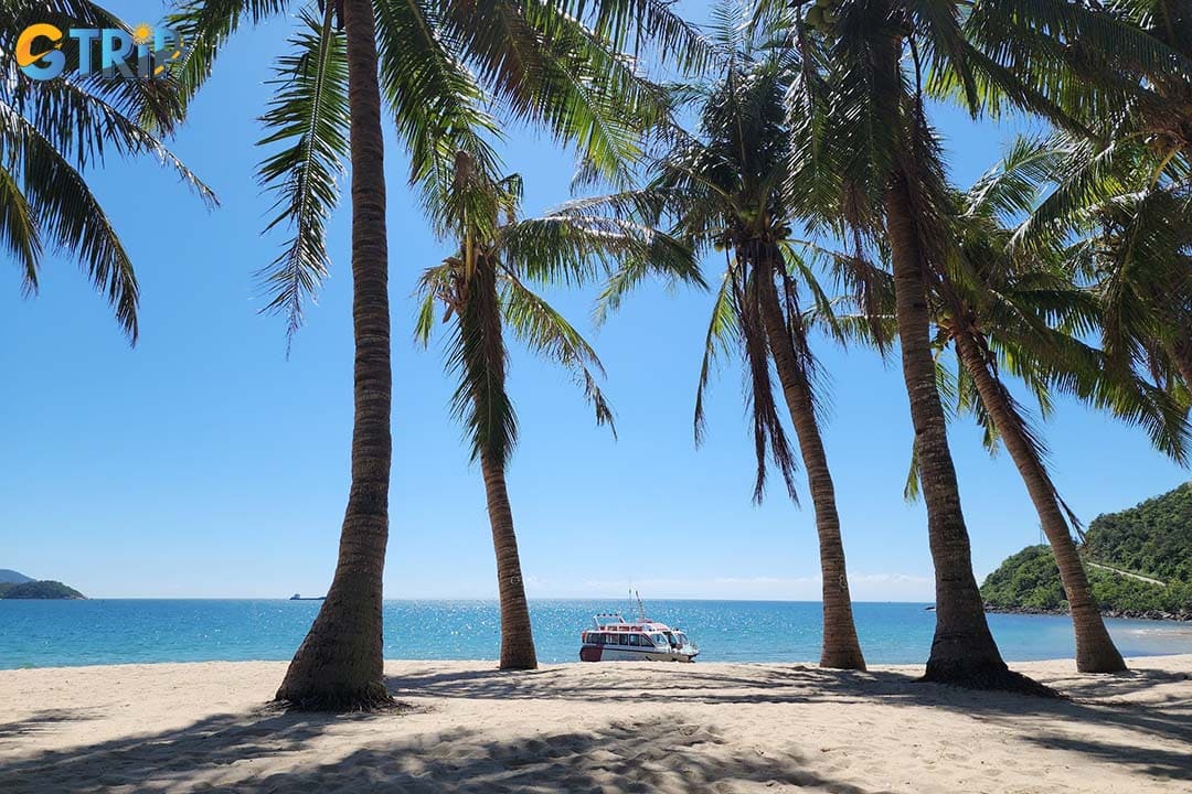 There are many popular beaches on the Cham Islands that you can visit