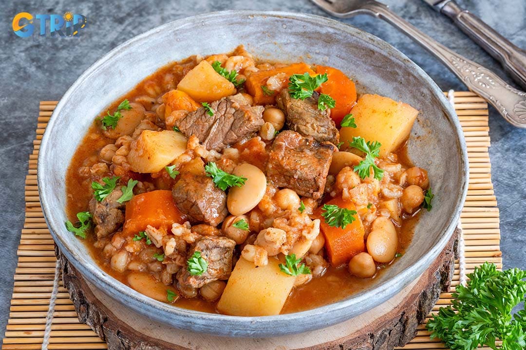 There is a heaven of food for you to try in Saigon, and bo kho (beef stew) is a good dish