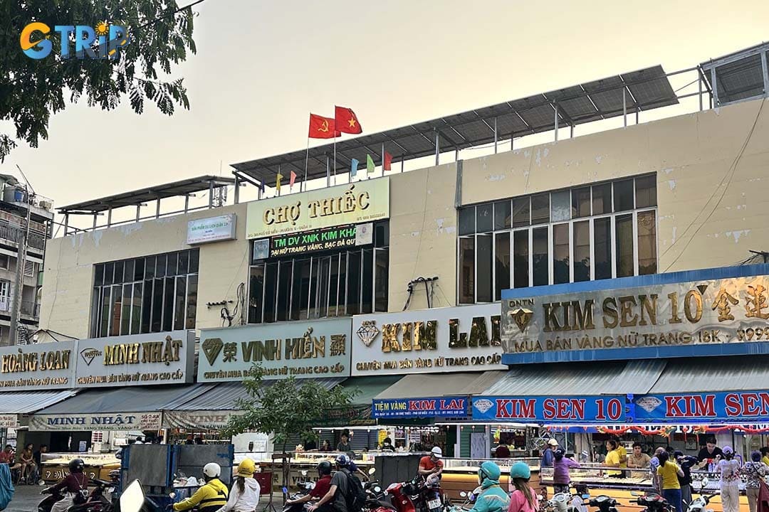 Thiec Market is a local market that sells everything that you need