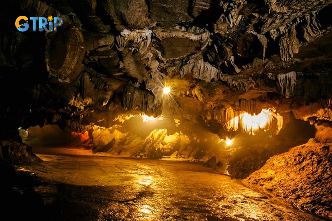 Explore Thien Ha Cave