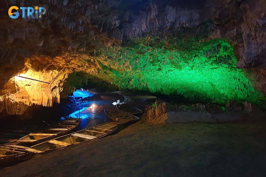 The corner of Thien Ha Cave