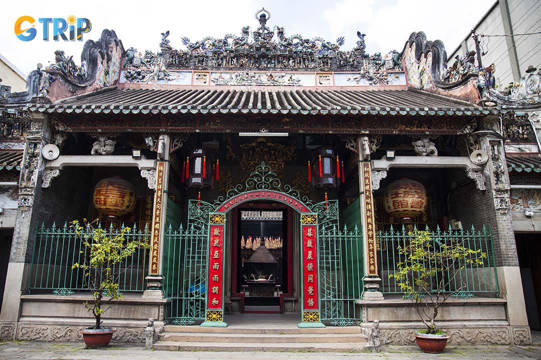 Thien Hau Pagoda in Cholon, the Chinatown area of Saigon, is dedicated to the Chinese sea goddess Mazu