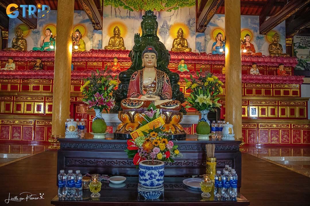 This FAQ about Quan The Am Pagoda helps visitors understand its location, distinctions, and appeal to both spiritual and non-religious travelers