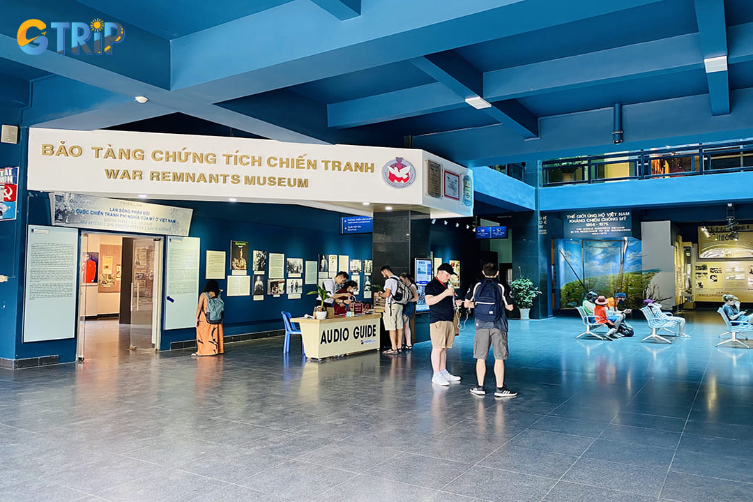 This floor hosts exhibitions illustrating global support for Vietnam’s resistance