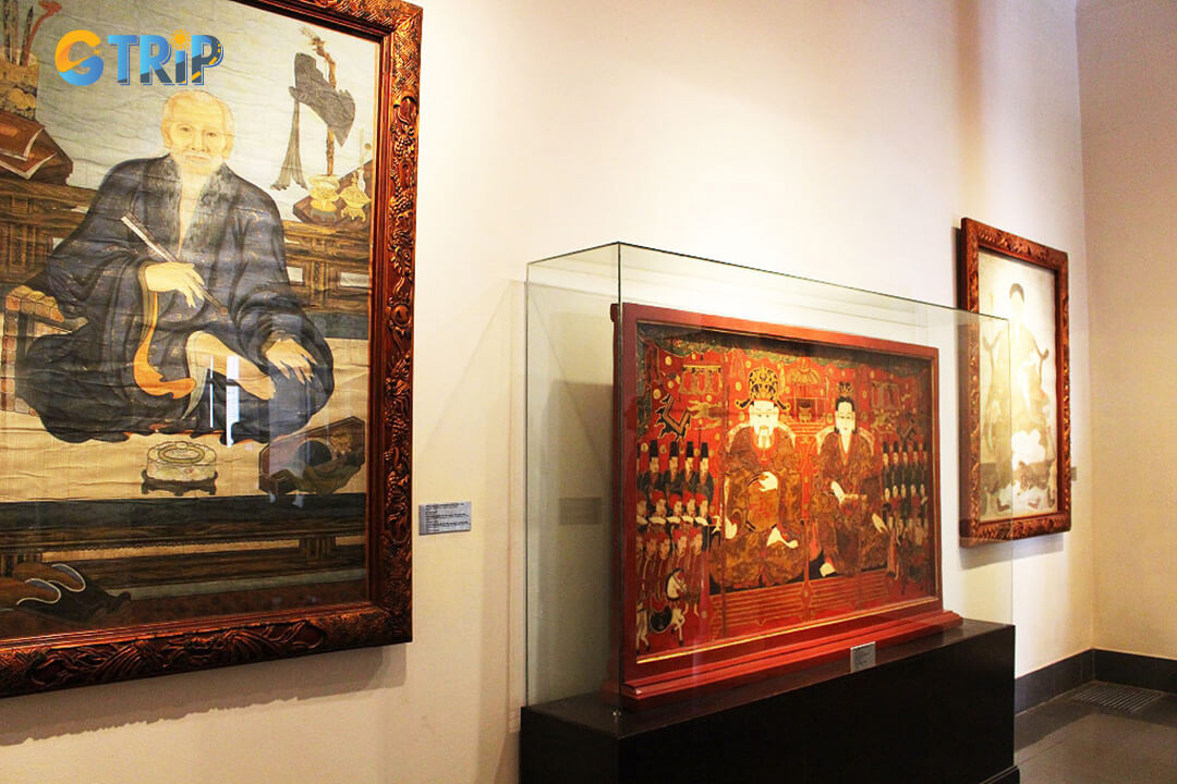 This gallery highlights the evolution of Vietnamese sculpture, from refined religious art of the Ly-Tran era to folk-inspired carvings of later dynasties