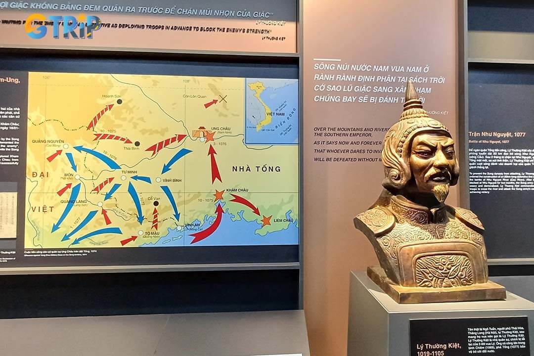 This section explores a millennium of Vietnamese resistance, spotlighting key military innovations and iconic battles