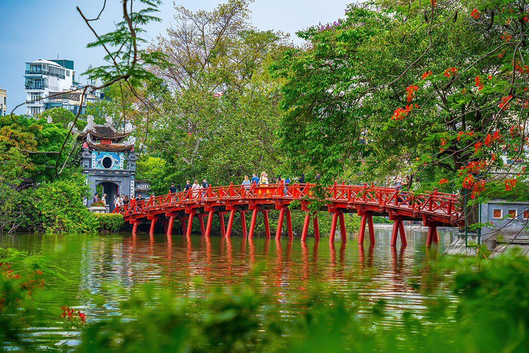Experience The Best of Hanoi in 2 Days: Historic Streets, Iconic Lakes, Local Eats and Unforgettable Culture