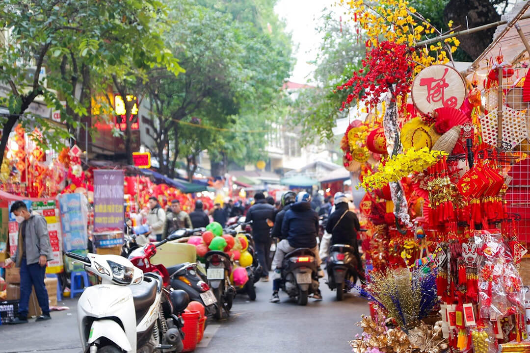Hang Luoc Street: Locations, Highlights & Things To Do