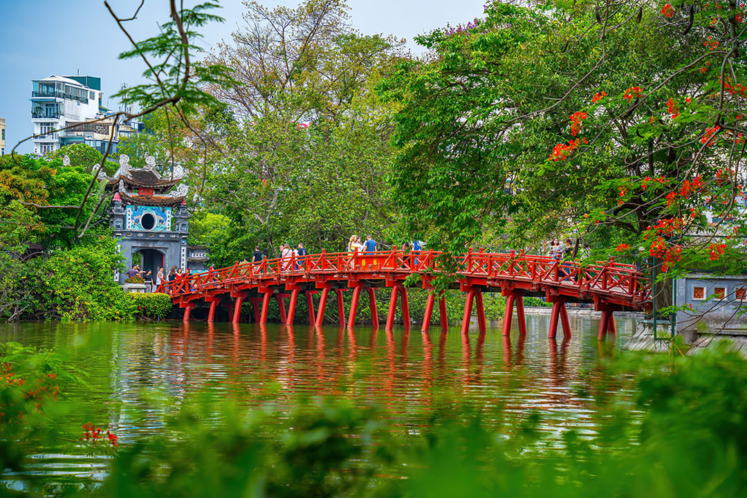 The Huc Bridge: Location, History & Things To Do