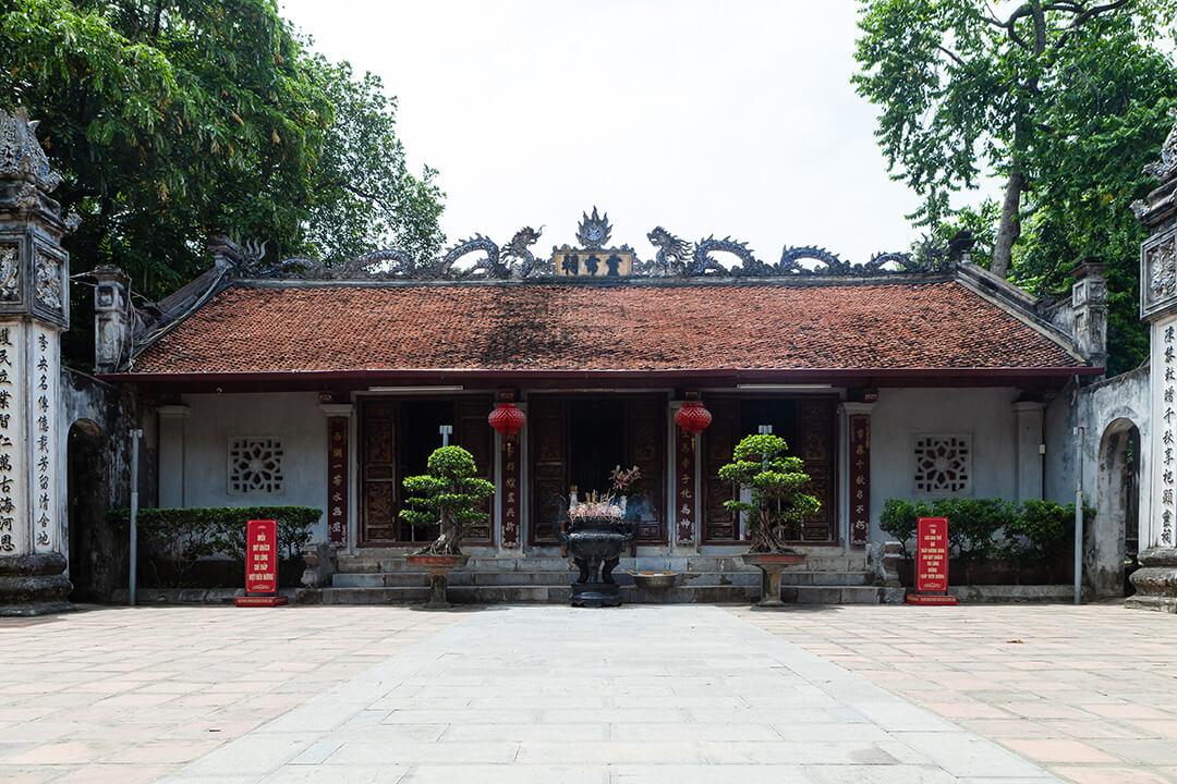 Voi Phuc Temple: Location, History & Things To Do