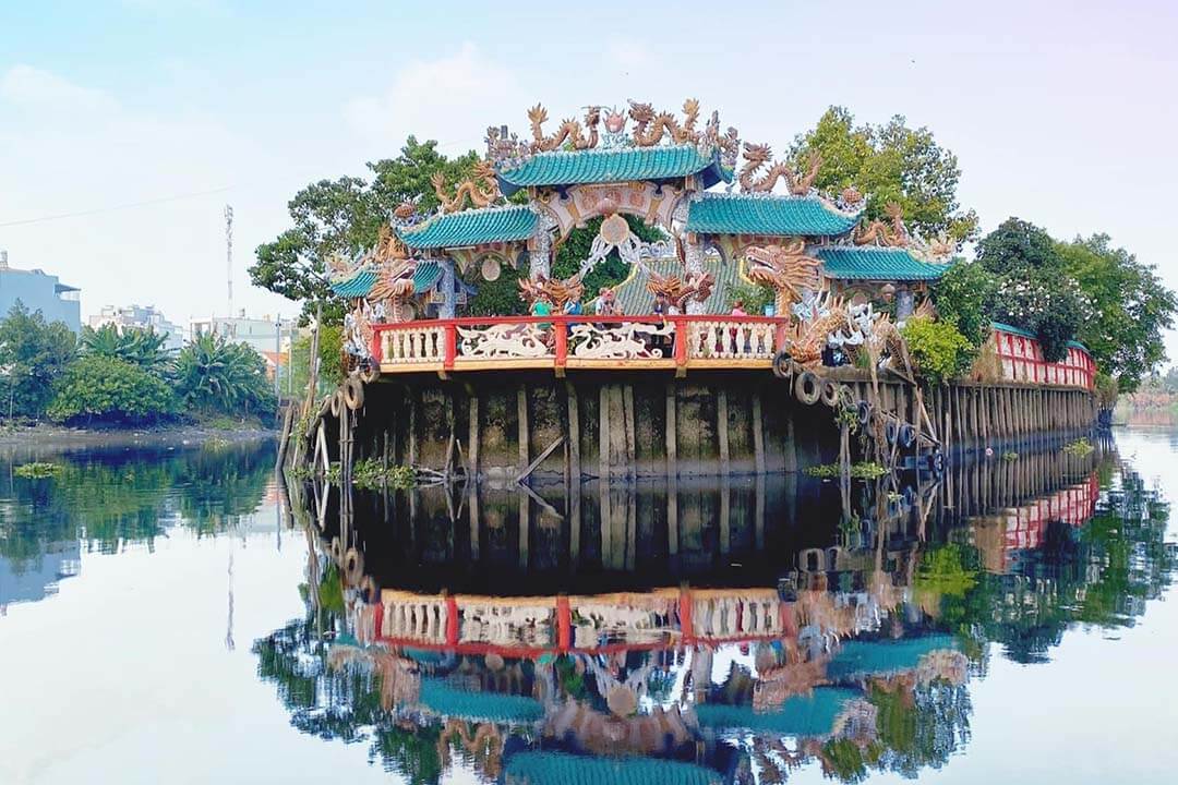 Phu Chau Floating Temple in Ho Chi Minh City: How to Get There, History & Visitor Guide