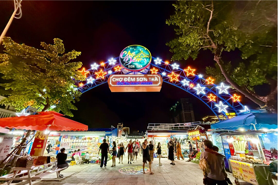 Top 6 Night Markets in Da Nang City for Food and Shopping