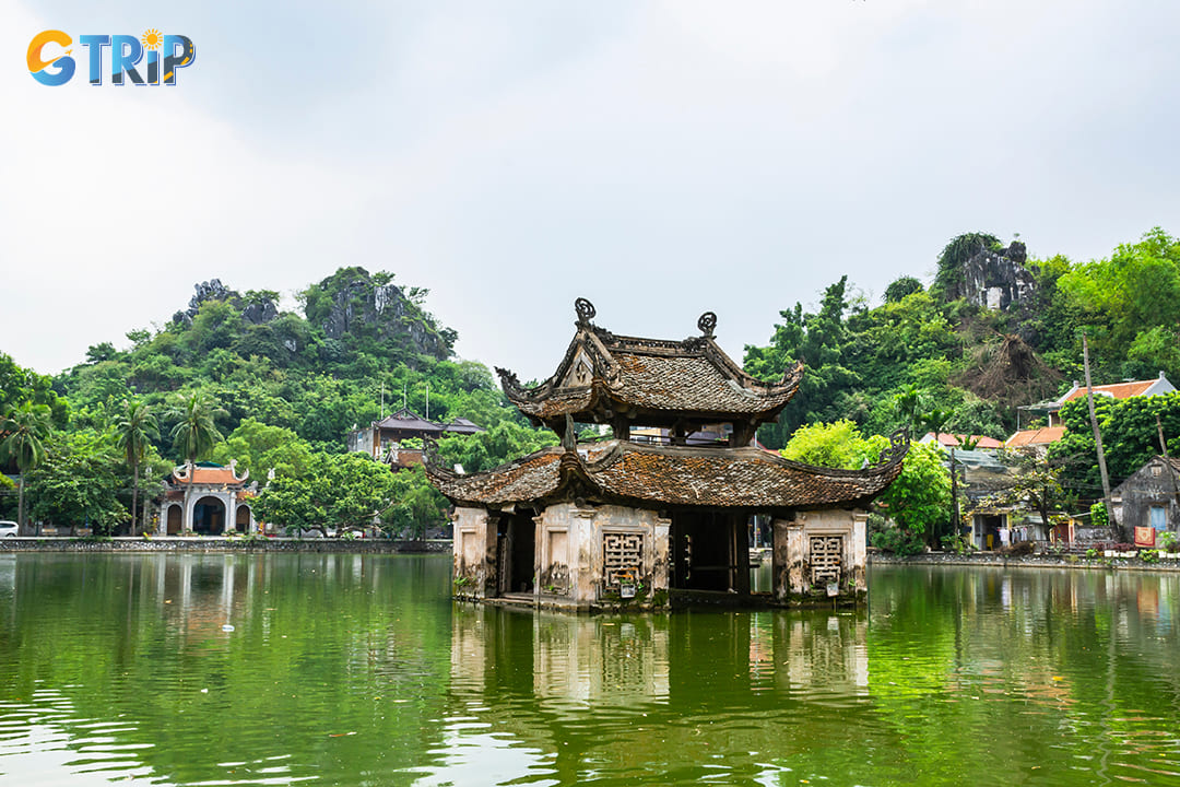 To ensure a respectful and enjoyable visit to Thay Pagoda, you should keep those practical tips in mind