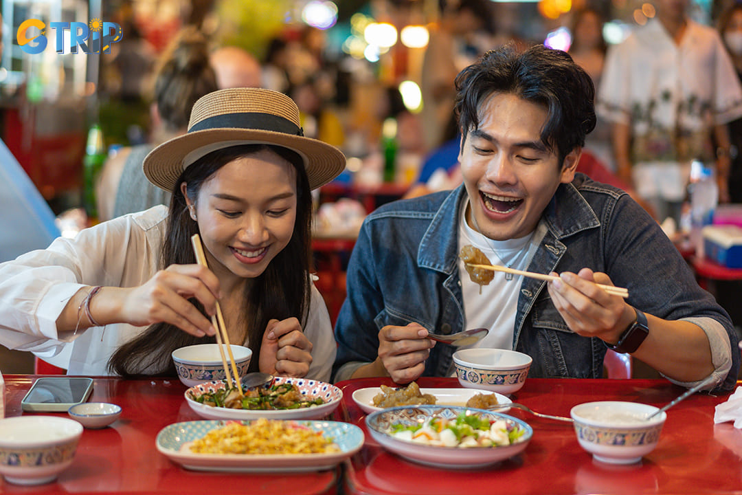 To make the most of Hanoi’s Chinese dining scene, a few insider tips go a long way