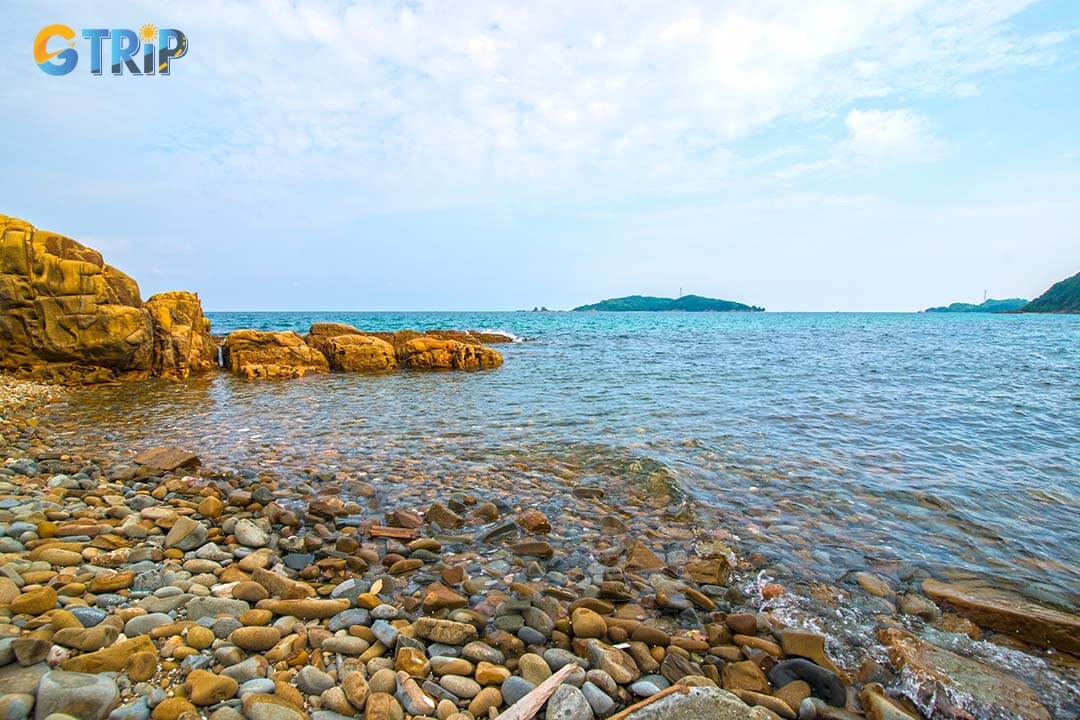 To reach Co To Island, travelers typically take a ferry from Cai Rong Port in Quang Ninh Province