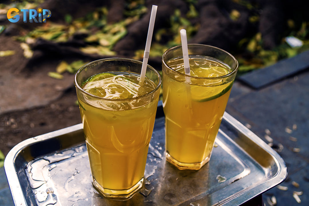 Tra chanh, or Vietnamese lemon tea, is a beloved street beverage that has become an integral part of Hanoi's social culture, especially for younger generations