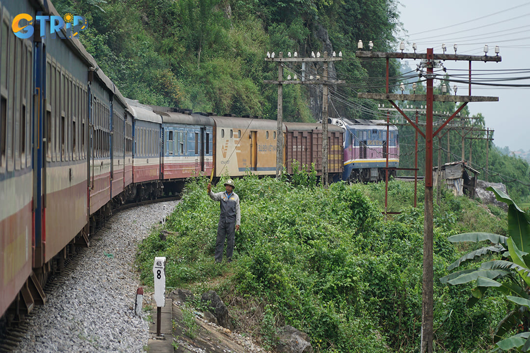 Train is on the way to Ninh Binh