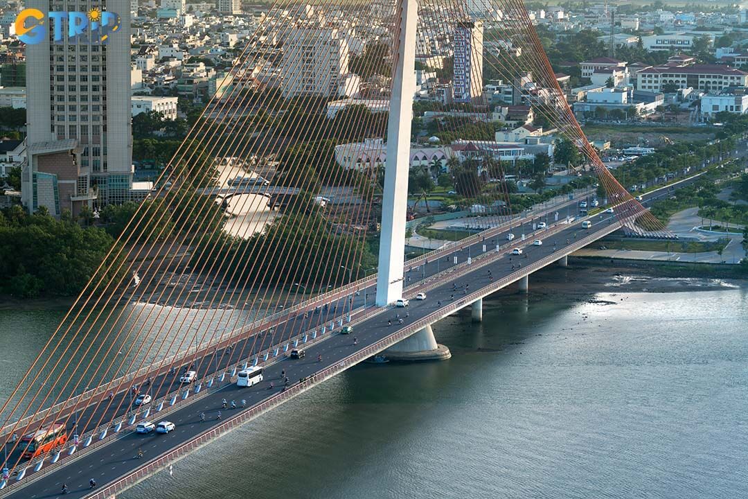 Tran Thi Ly Bridge transformed from a former railway bridge into a modern landmark, opened in 2013, symbolizing Da Nang’s rise as the “City of Bridges”