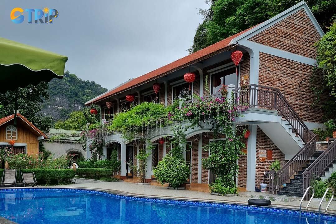 Trang An Peaceful Homestay, near Trang An, offers quiet rooms with balconies, traditional breakfasts, and a peaceful environment for relaxation and cultural immersion