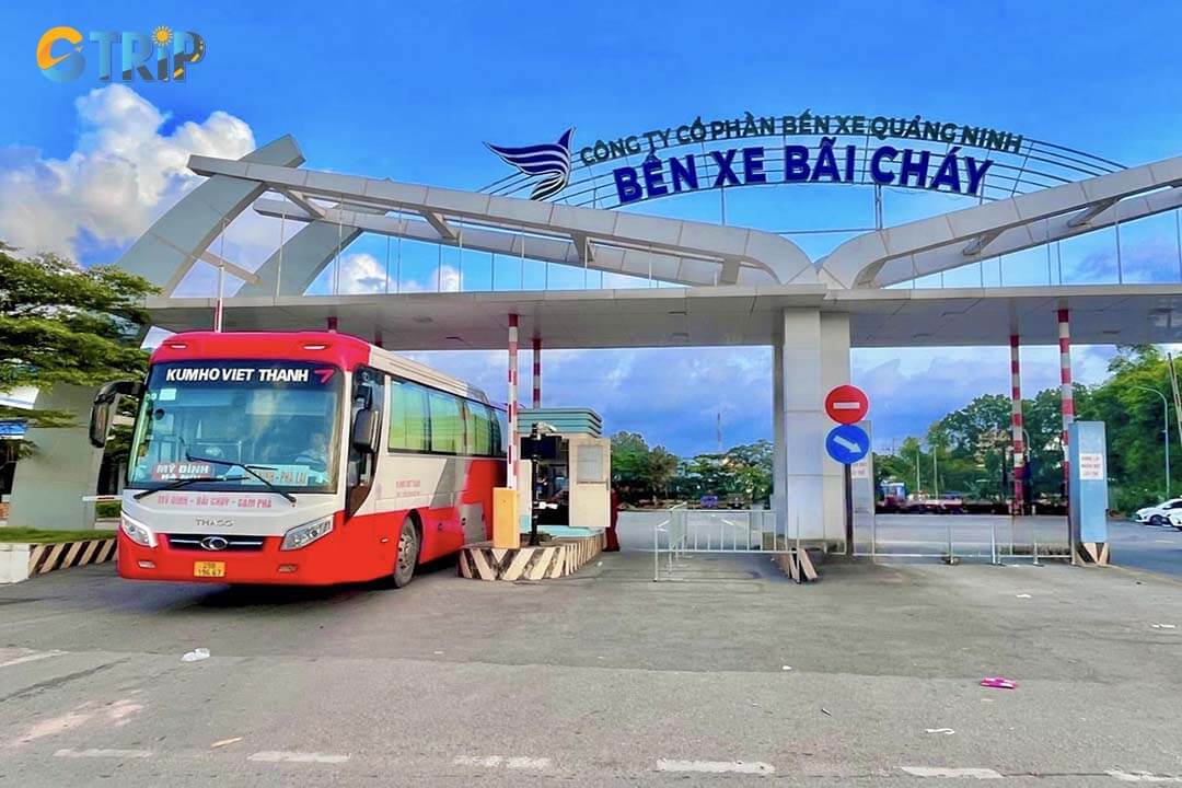 Traveling by bus is an affordable and convenient option for those who want to travel from Ninh Binh to Ha Long Bay