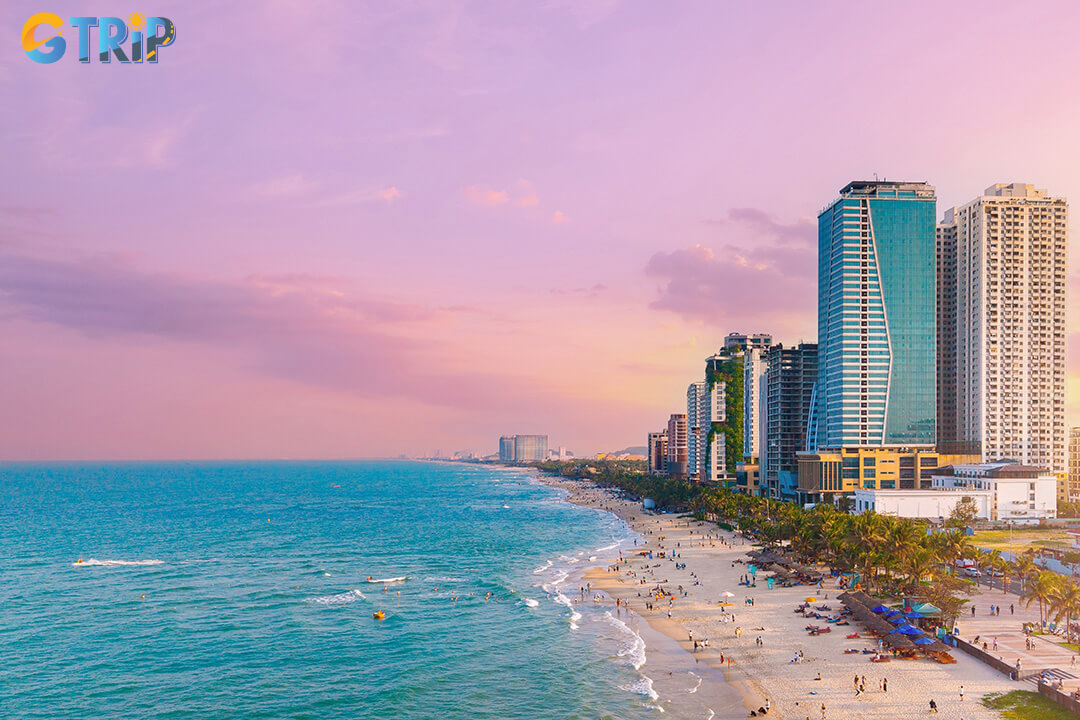 Traveling from Da Nang to Hoi An is an easy 28 km trip, taking about 45 minutes by scooter or car