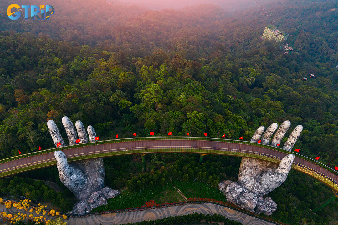Traveling from Da Nang to Hoi An is easy and convenient, with a scenic coastal route taking about 40-55 minutes