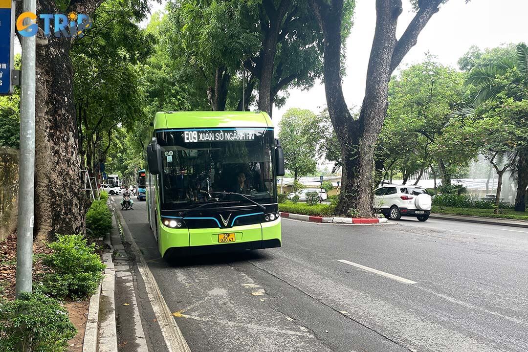 Traveling from Hanoi to Ninh Binh by bus