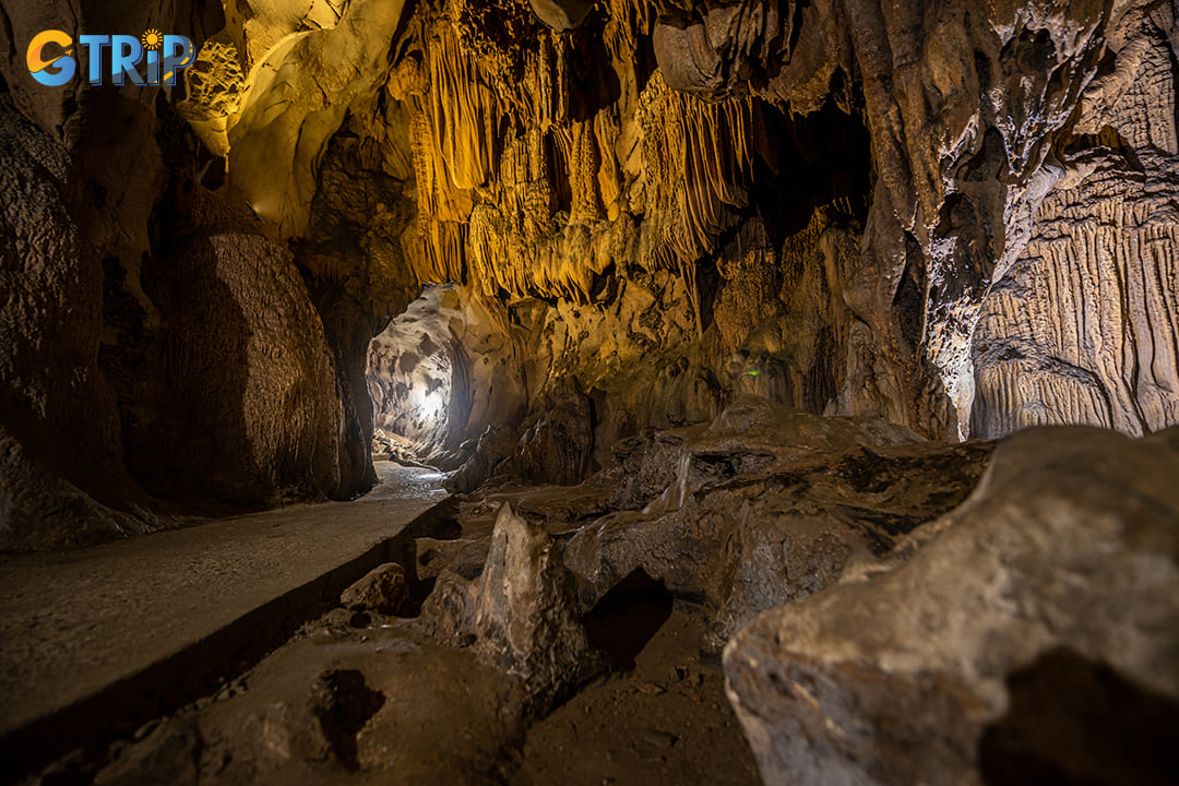 Trung Trang Cave offers an impressive network of stalactites and stalagmites