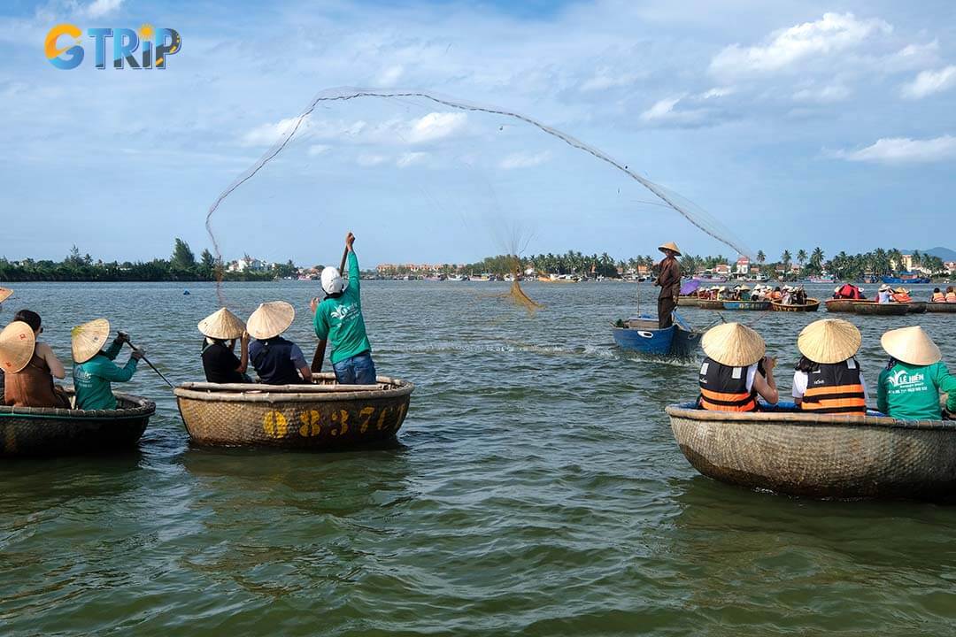 Try traditional fishing in the Thu Bon River estuary and discover the time-honored techniques that reflect the local community’s deep connection with nature.
