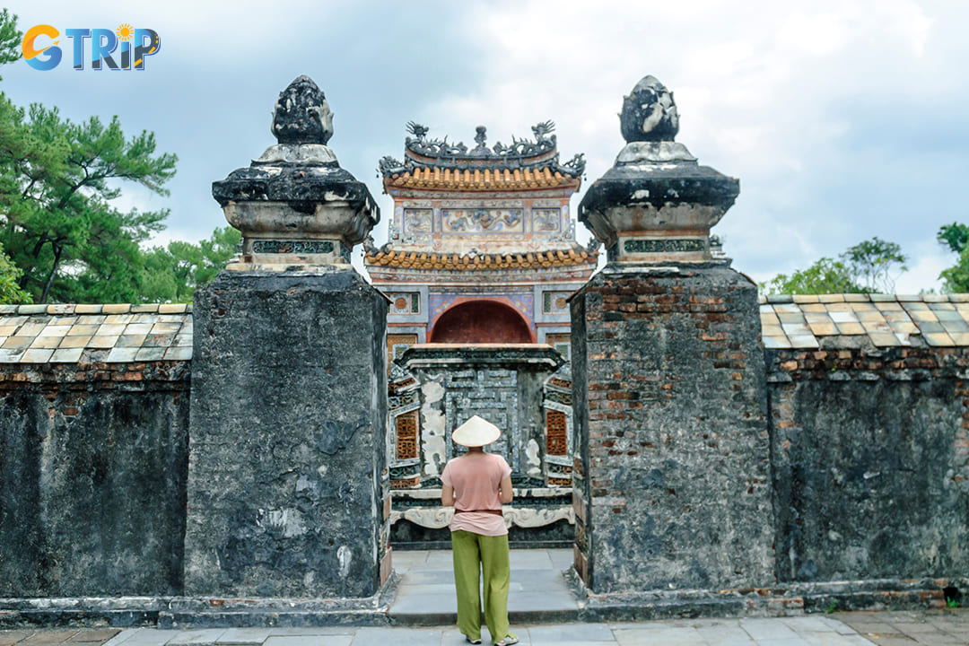 Tu Duc Tomb is a paradise for those who love photography and cultural experiences