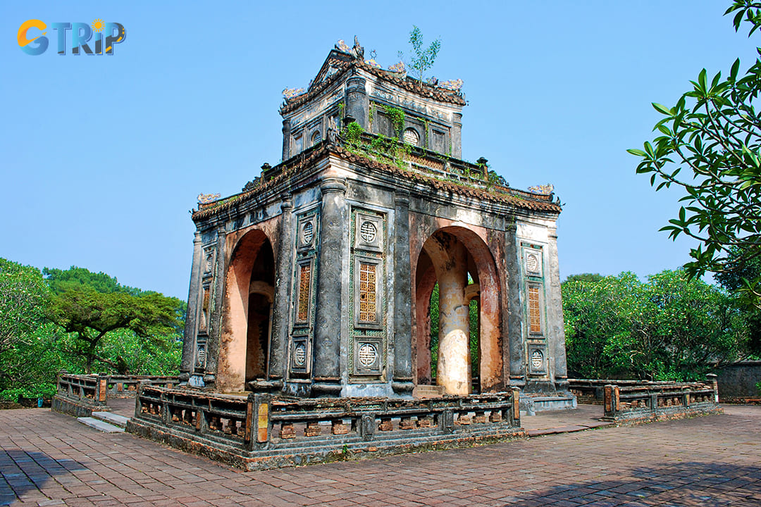 Tu Duc's Tomb is one of the most beautiful and romantic tombs in Hue