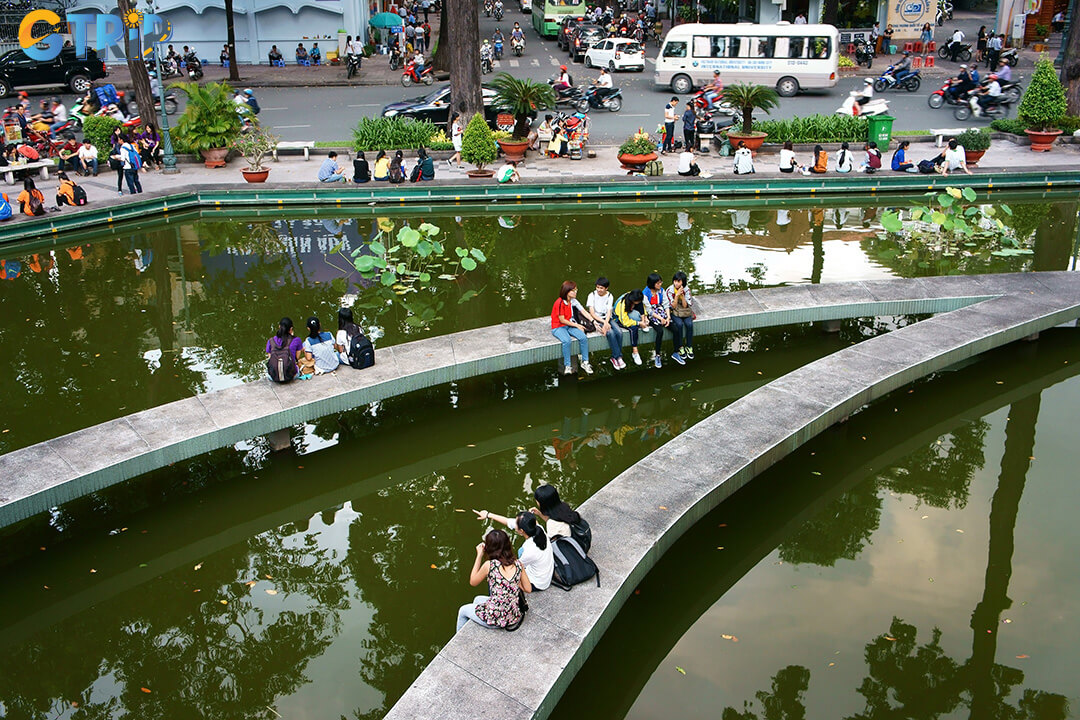 Turtle Lake is a vibrant Saigon hotspot, transforming from a busy traffic roundabout by day to a lively evening street food and social hub for local youth