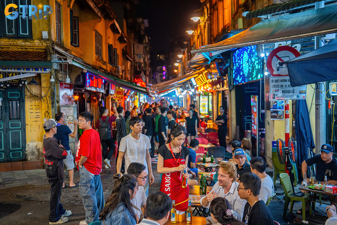Unwind like a local with bia hoi and a stroll by Hoan Kiem Lake for a laid-back, authentic Hanoi evening