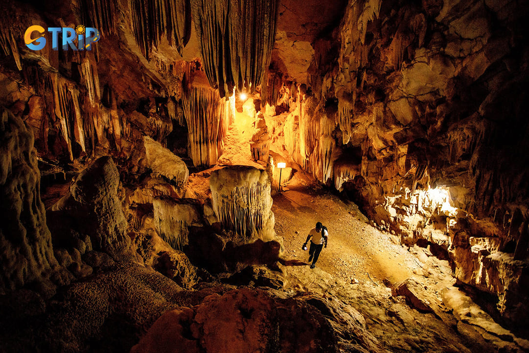 Experience the beautiful space inside Vai Gioi Cave