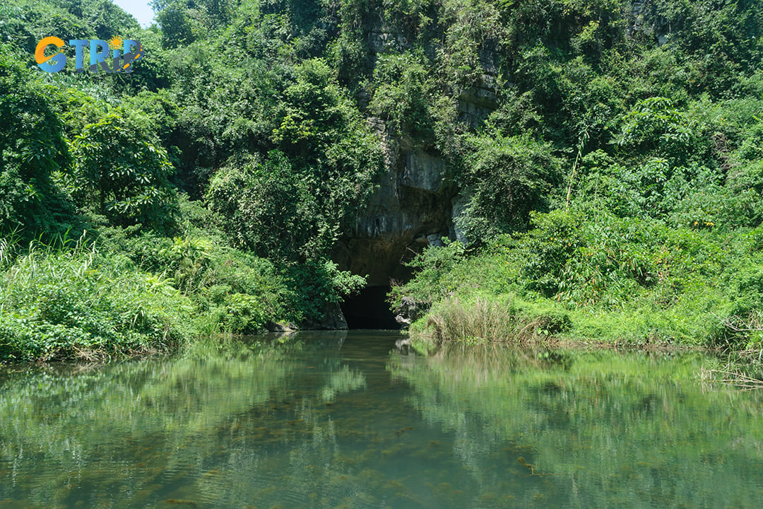 The valley inside Thung Nang and is also the origin of the word Thung in Thung Nang