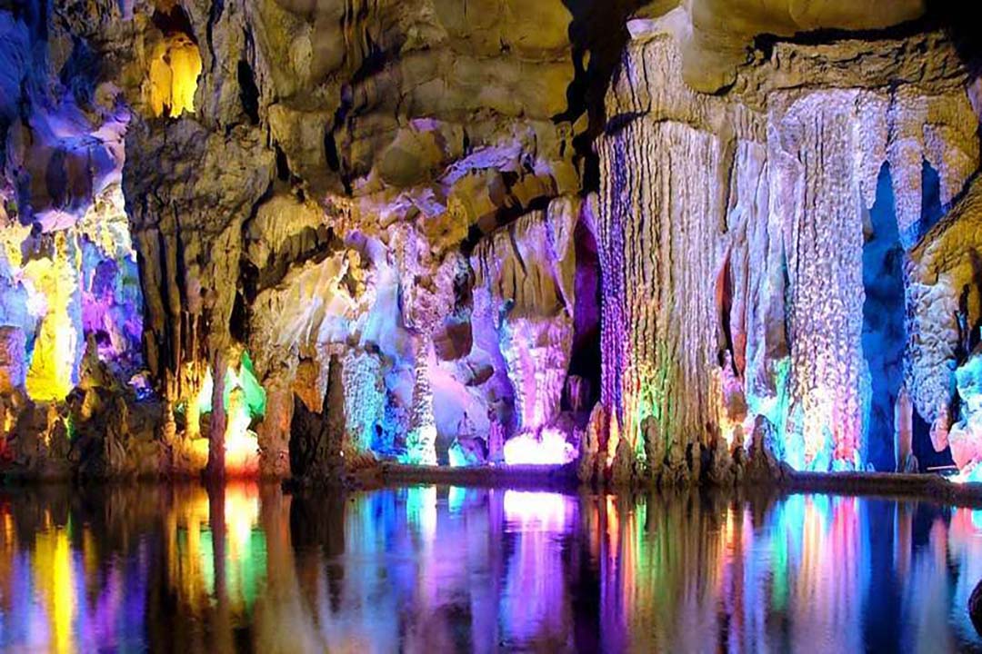 Van Trinh Cave: Location, Structure, Features And Travel Guide